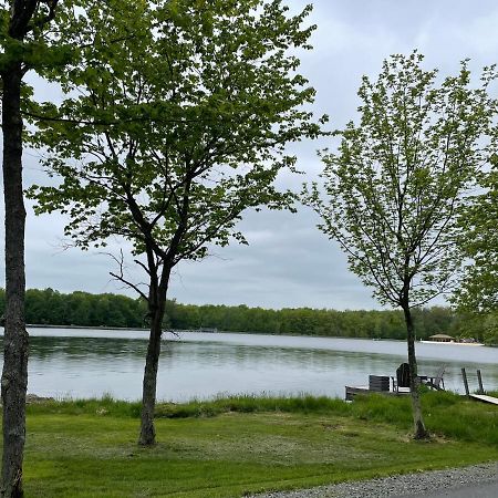 Lakeside Fun, Skiing, Waterpark, Relaxation, And Nature At Your Doorstep Locust Lakes Village Exterior photo