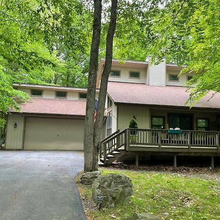 Lakeside Fun, Skiing, Waterpark, Relaxation, And Nature At Your Doorstep Locust Lakes Village Exterior photo