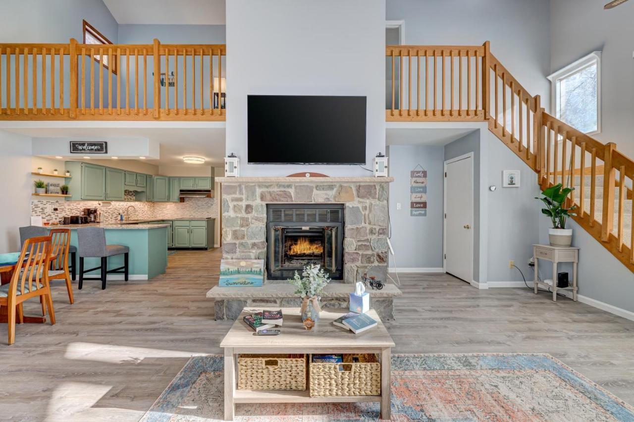 Lakeside Fun, Skiing, Waterpark, Relaxation, And Nature At Your Doorstep Locust Lakes Village Exterior photo