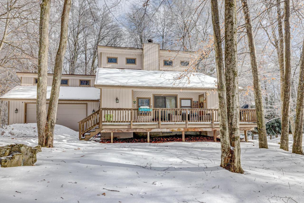 Lakeside Fun, Skiing, Waterpark, Relaxation, And Nature At Your Doorstep Locust Lakes Village Exterior photo