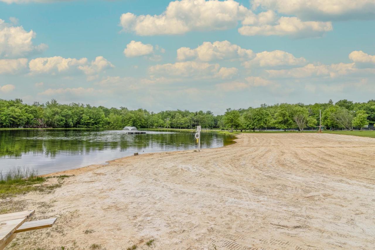 Lakeside Fun, Skiing, Waterpark, Relaxation, And Nature At Your Doorstep Locust Lakes Village Exterior photo