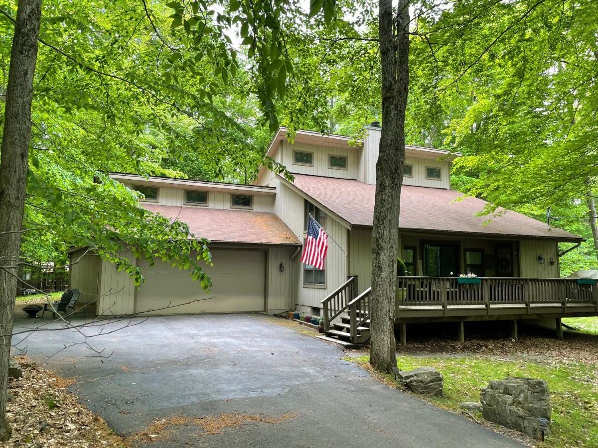 Lakeside Fun, Skiing, Waterpark, Relaxation, And Nature At Your Doorstep Locust Lakes Village Exterior photo